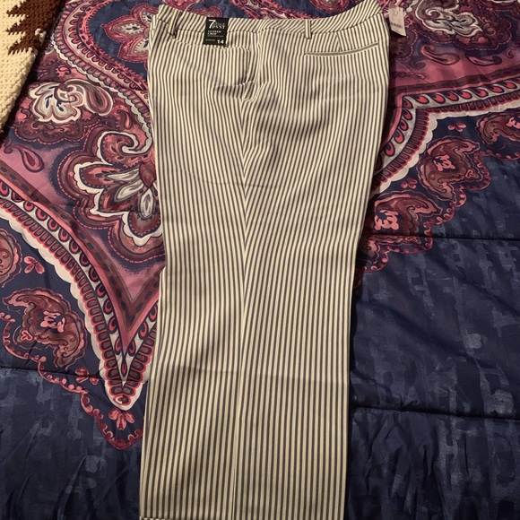 New York & Co Pants - Picture 2 of 3